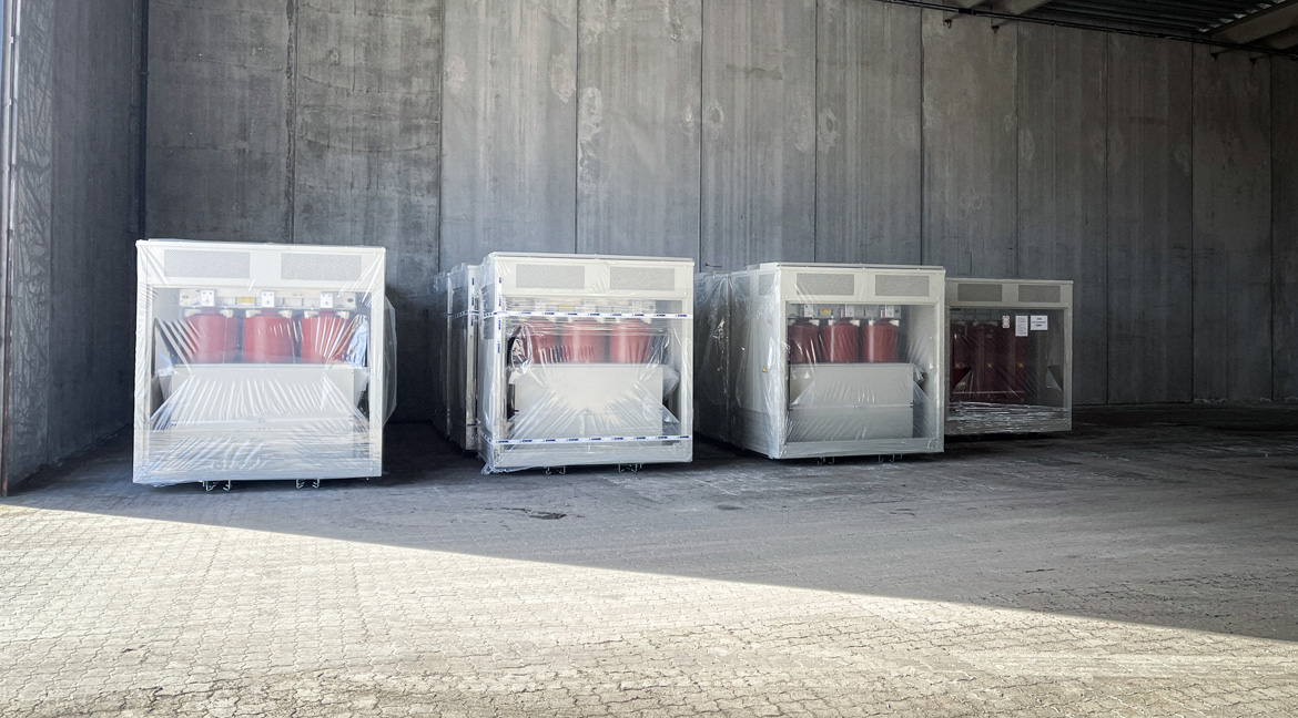 Opbevaring af tunge maskiner på vores lager i Køge